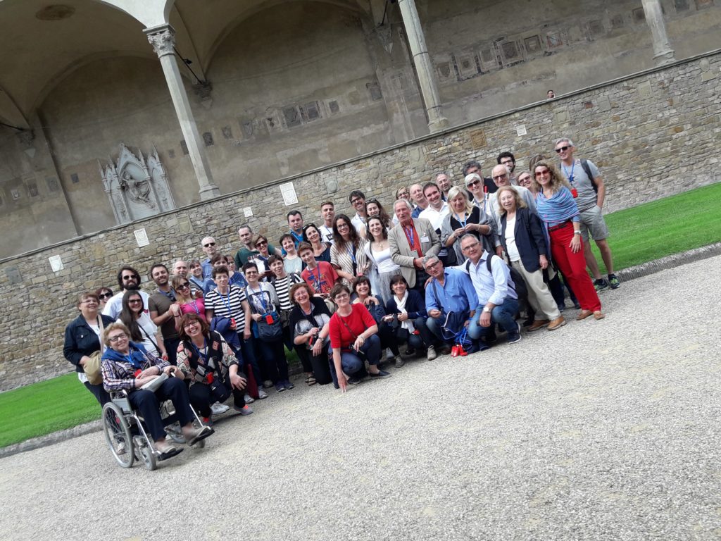 Ars et Fides - visitatori a Santa Croce, Firenze